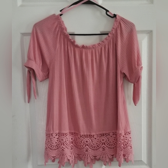 love J Tops - LOVE J on/off Shoulder ss top. Large *(fits M to L)